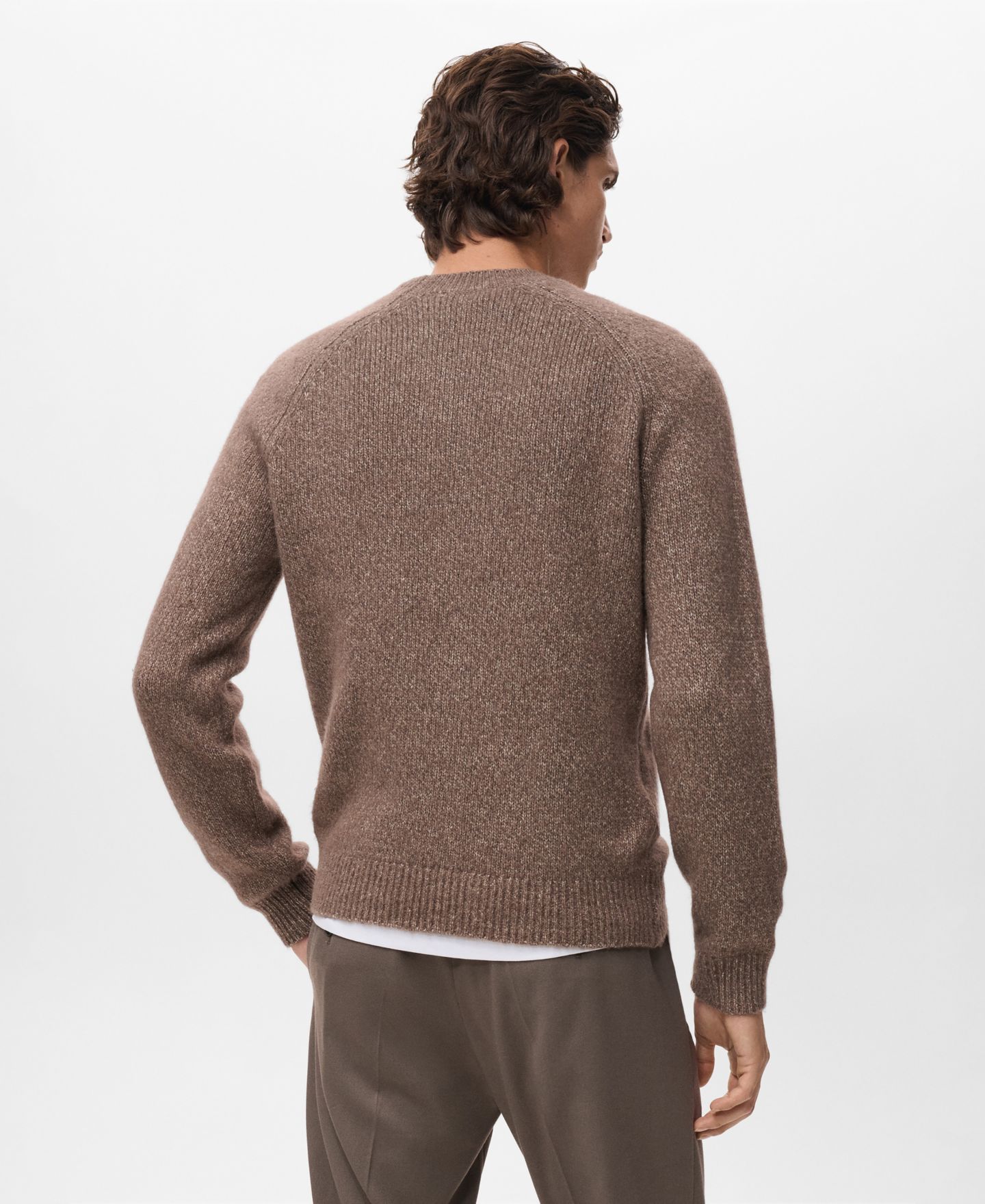 Мужской свитер MANGO Fine-Knit Wool-Blend, цвет: Средний коричневый — фото 2