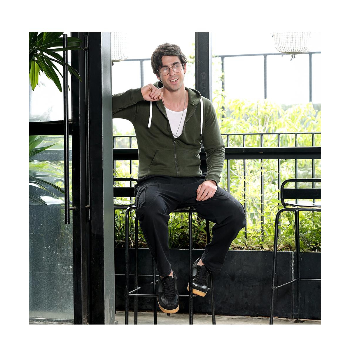 Campus Sutra Men's Seaweed Green Zip-Front Regular Hoodie