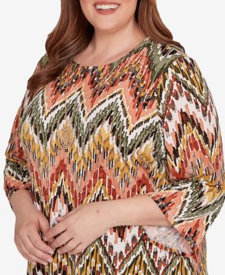 Plus Size Copper Canyon Ikat Chevron Top with Necklace