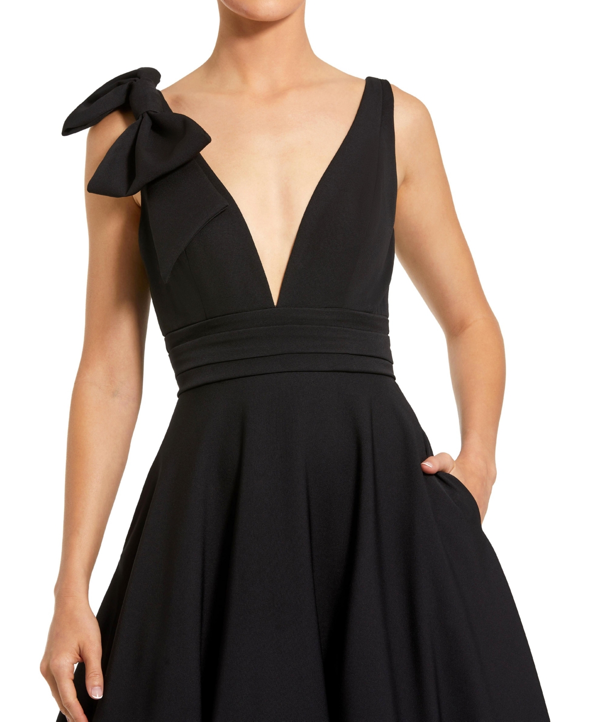 Mac Duggal Women's Crepe Sleeveless Plunge Neck Ballgown With Bow Dresses