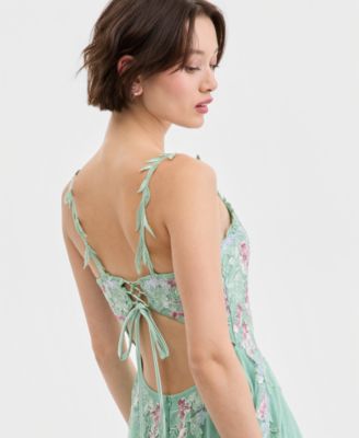 Juniors' Embroidered Appliqu&eacute; Mesh Gown 