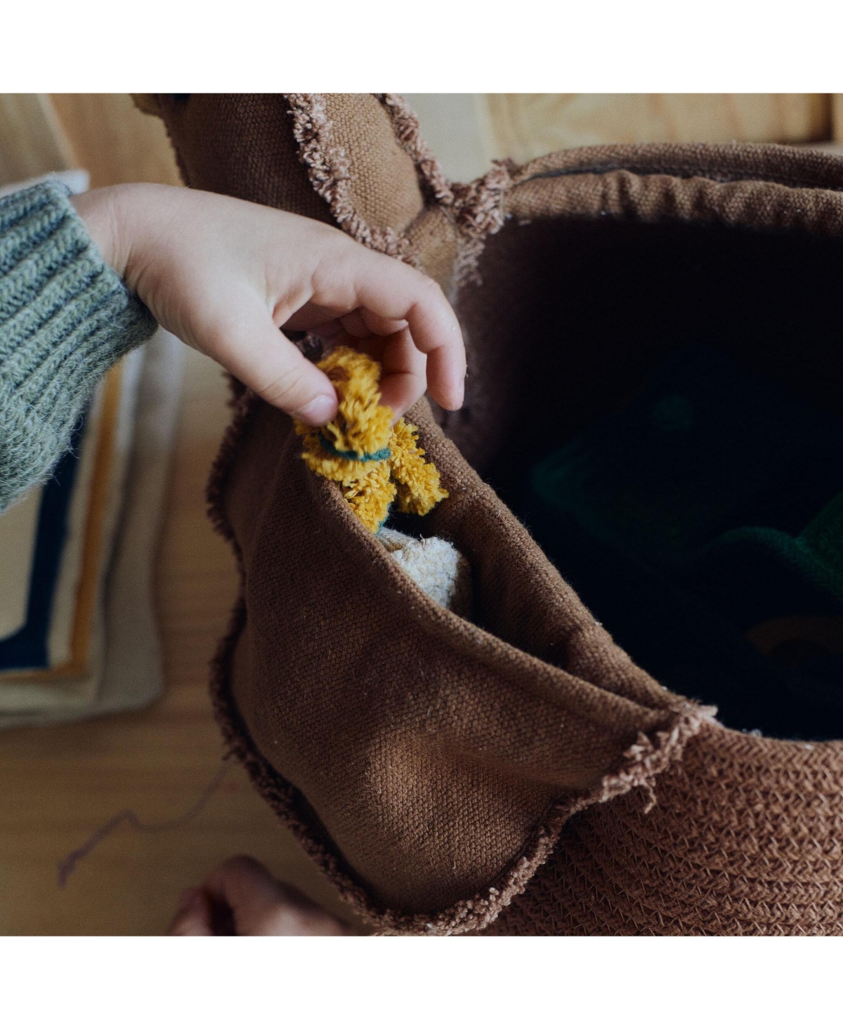 Lorena Canals Basket Chicken Toffee