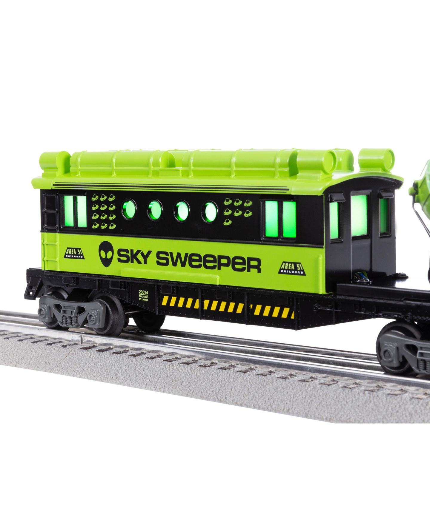 Детские игрушки Lionel O Gauge Area 51 UFO Recovery Bluetooth Freight Train Set — фото 5
