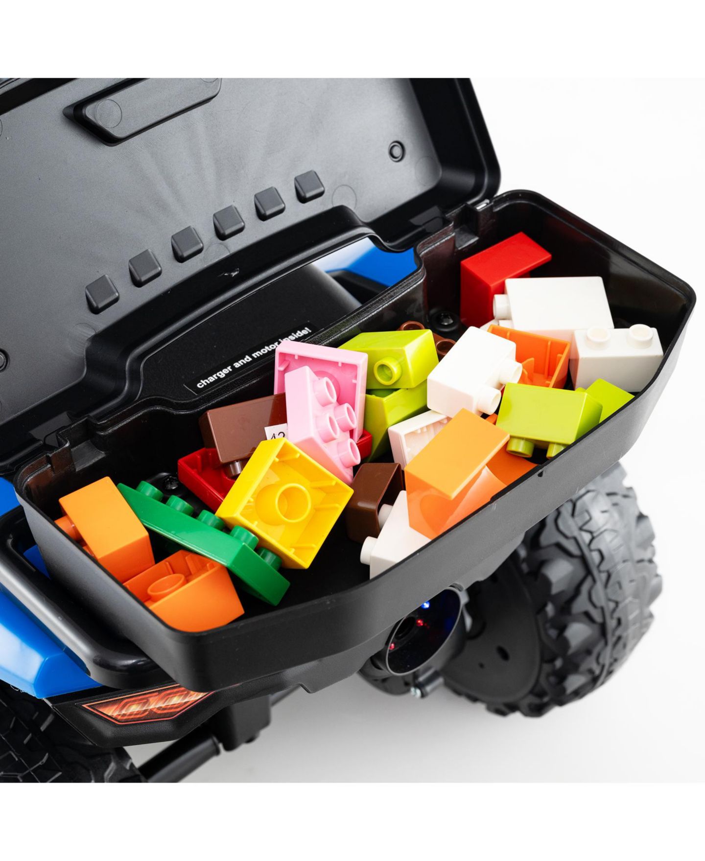 Детская игрушка HONGGE 6V Kids Ride-On ATV with Spray Function and Music, Ages 3+, цвет: Синий — фото 4