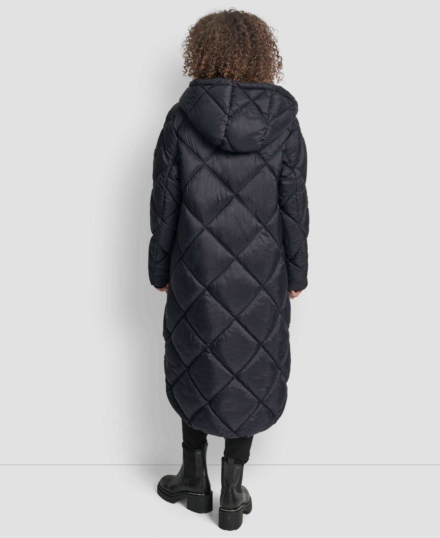 Женская куртка DKNY Diamond Quilted Hooded Puffer, цвет: Чёрный — фото 5
