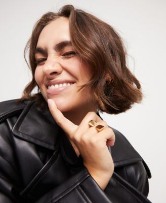 Metal Alloy Ring Plated in Gold 18k with Square Shape at the Ends