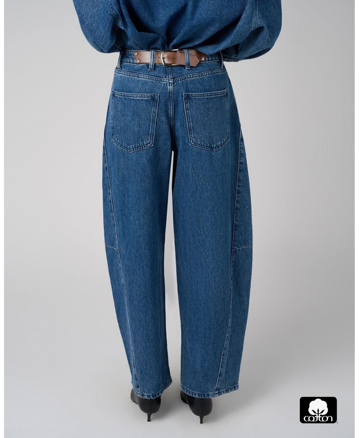 WeWoreWhat Women's Mid Rise Barrel Jeans.