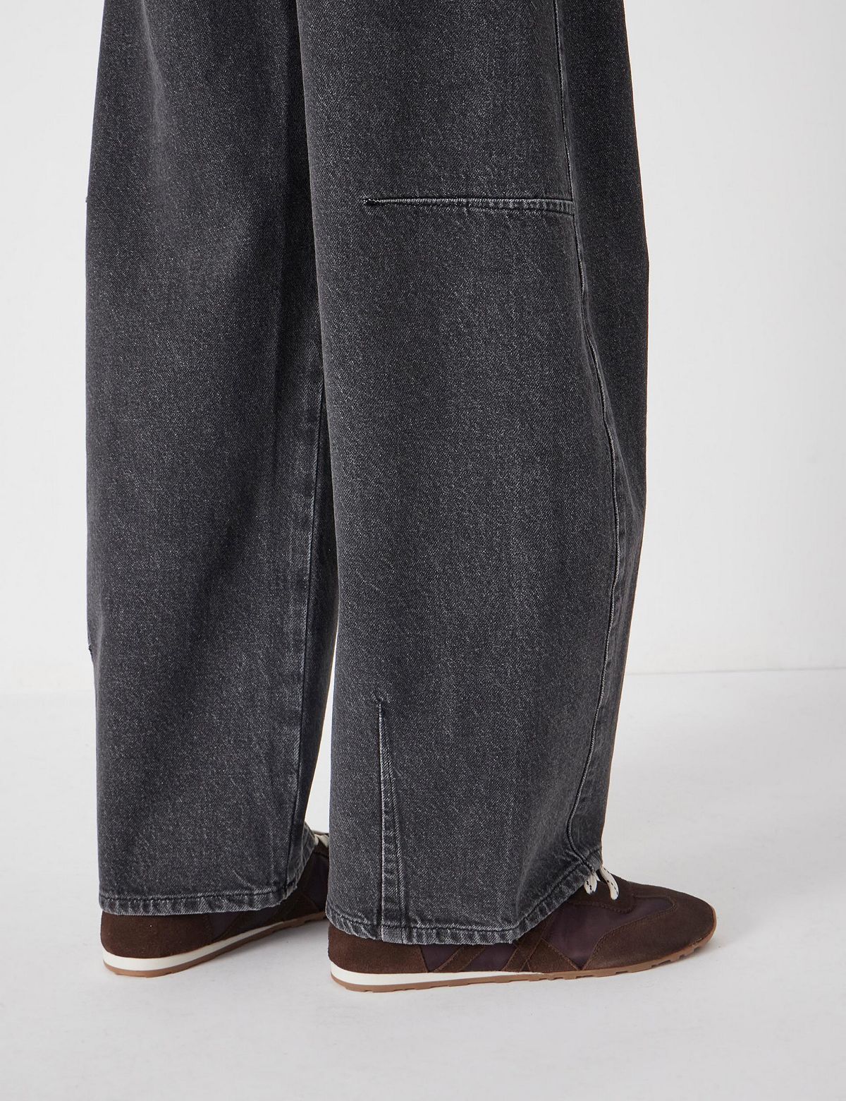 Hush Women's Bree Horseshoe Barrel Leg Jeans view 5 — MAYCSS fashion products