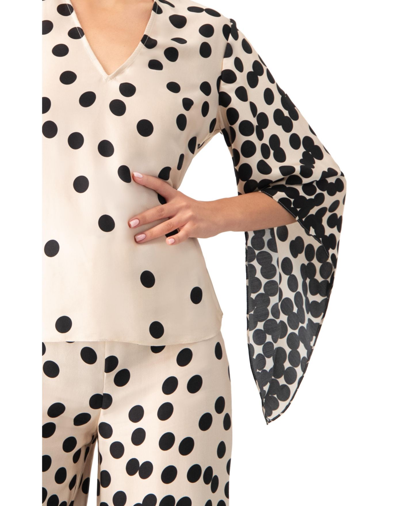 Женская блузка Ivonne Polka Dot V-Neck with Wide Sleeves, цвет: Натуральный — фото 7