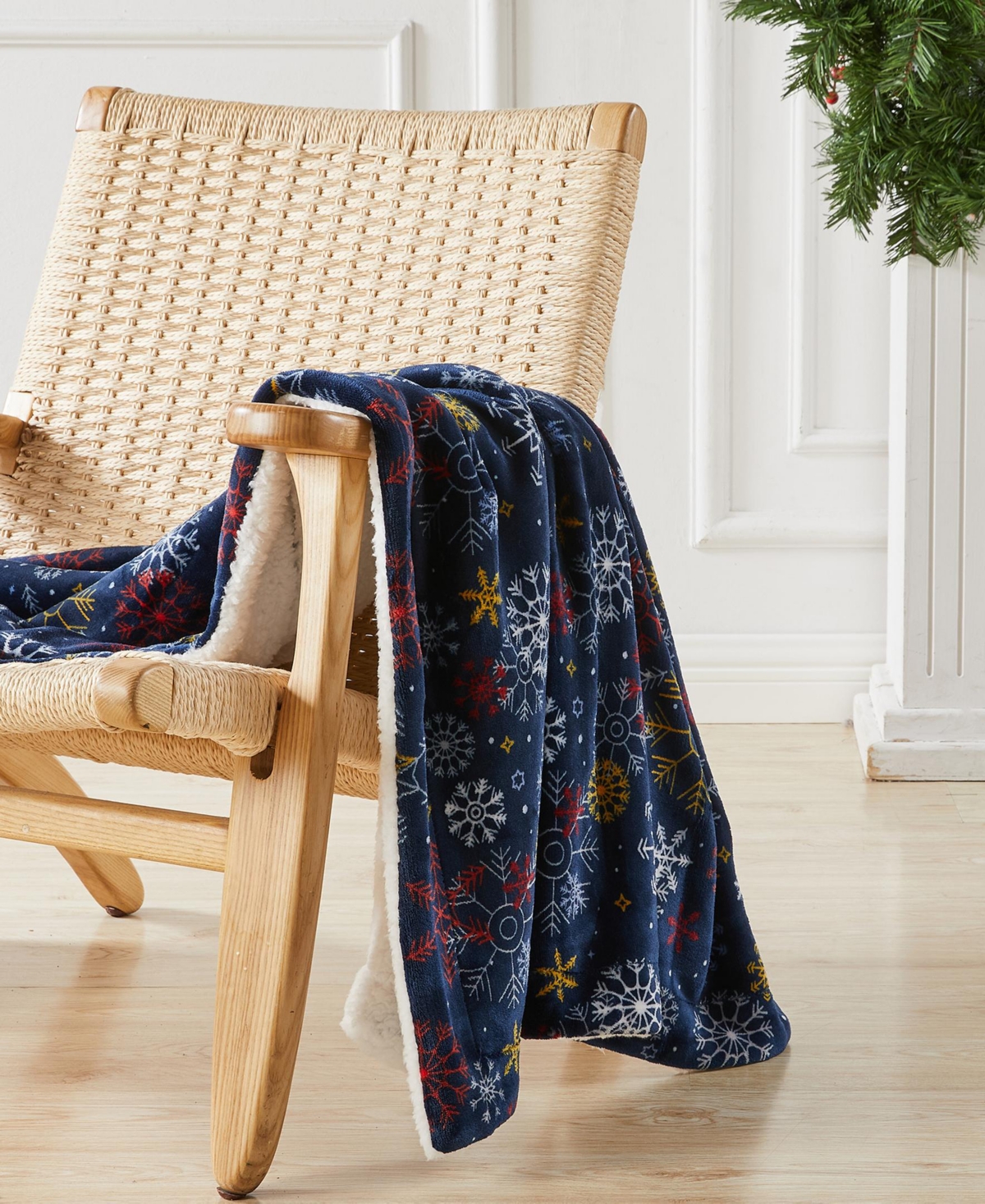 Linery & Co. Velvet Plush Fleece Reversible Sherpa Christmas Throw