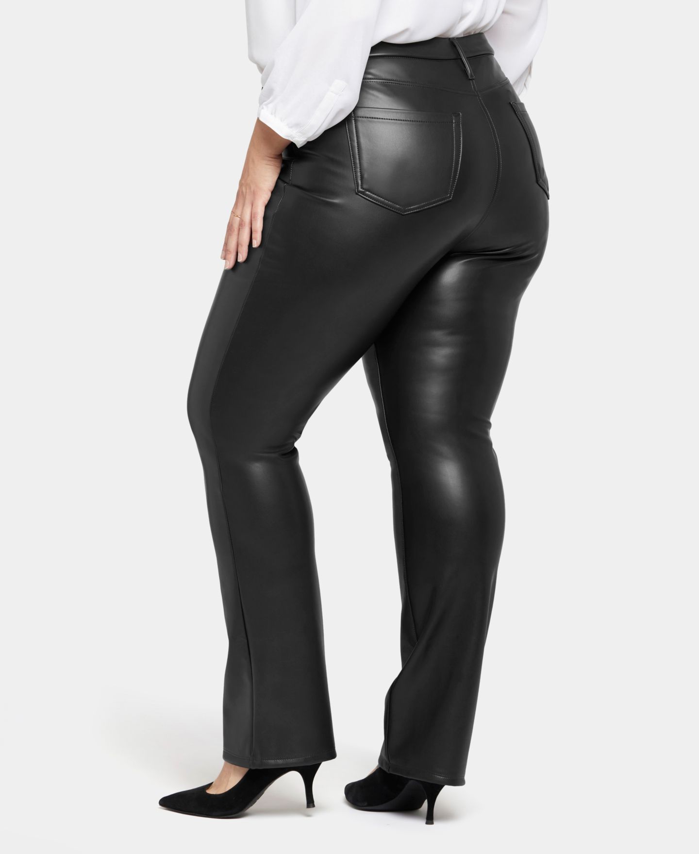 Женские брюки NYDJ Plus Size Faux Leather Marilyn Straight, цвет: Чёрный — фото 4