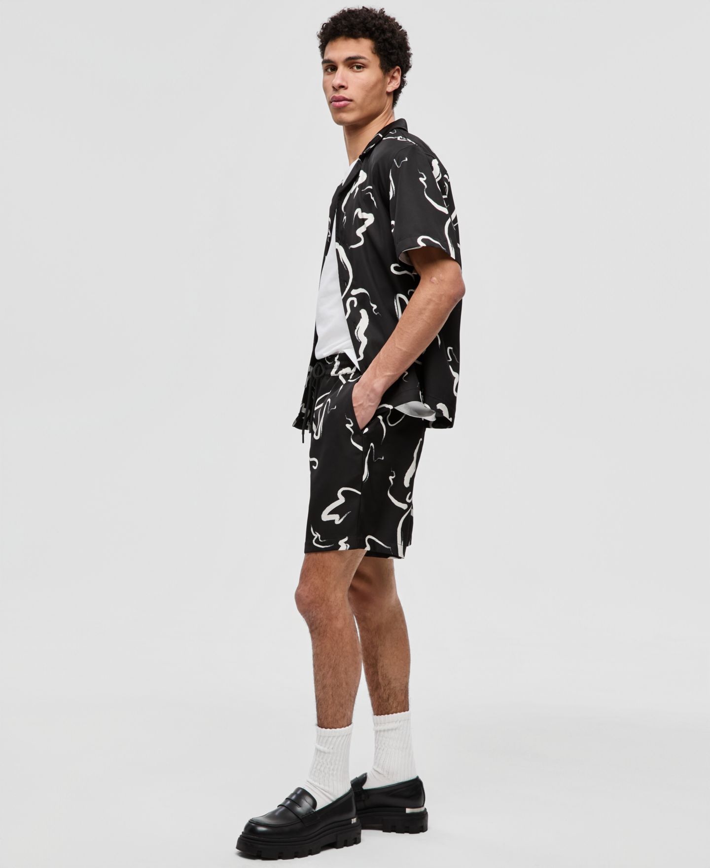 Мужские шорты Mode of One Printed Woven Pull-On, цвет: Чёрный — фото 2