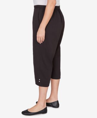 Plus Size Classic Solid Twill Button Hem Capri Pants