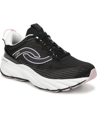 Women's Distance LX Round Toe Sneakers