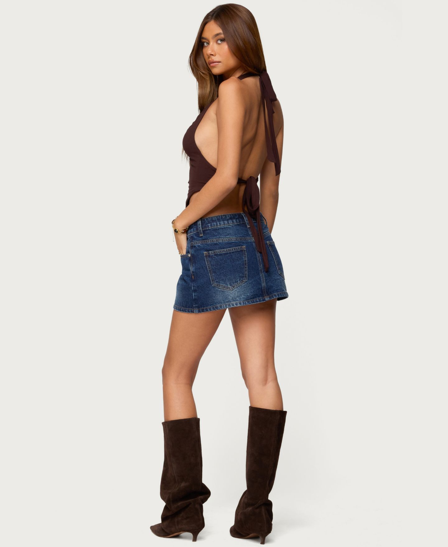 Женский топ Edikted Cindy Backless Triangle Halter, цвет: Коричневый — фото 4