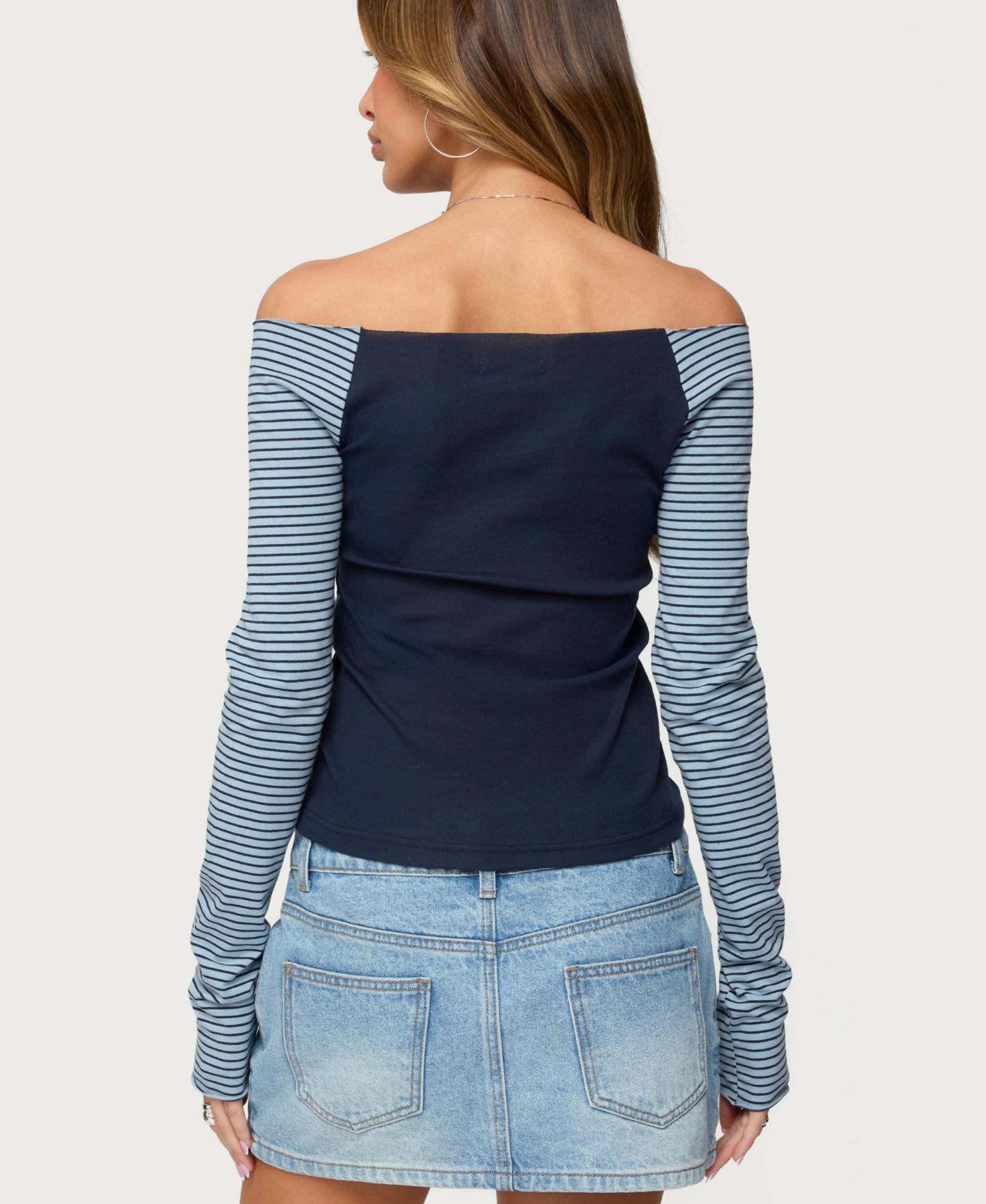 Женский топ Edikted Rion Contrast Striped Off Shoulder, цвет: Тёмно-синий — фото 2