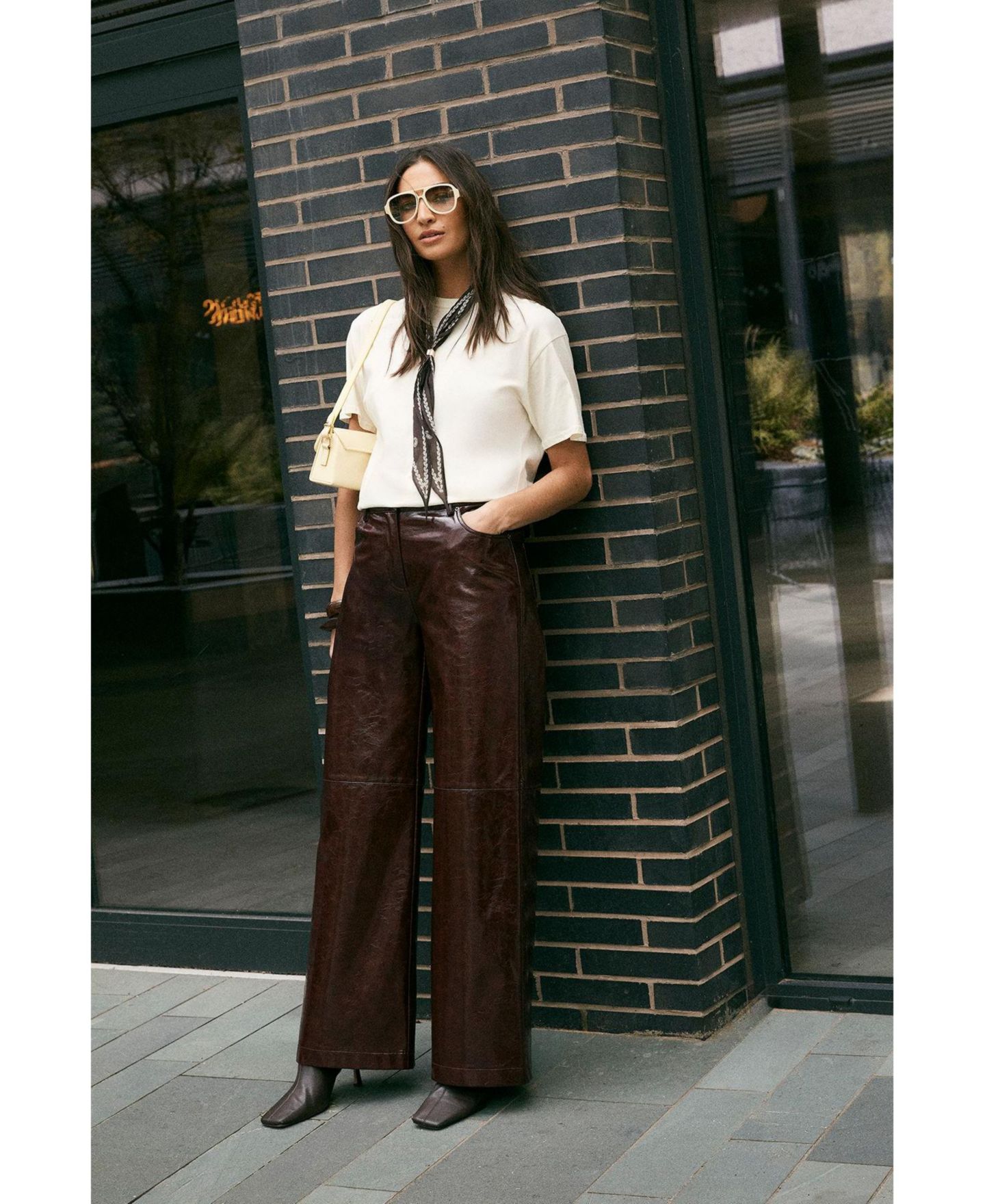 Женские брюки Nasty Gal High Shine Faux Leather Slouch, цвет: Бордовый — фото 4