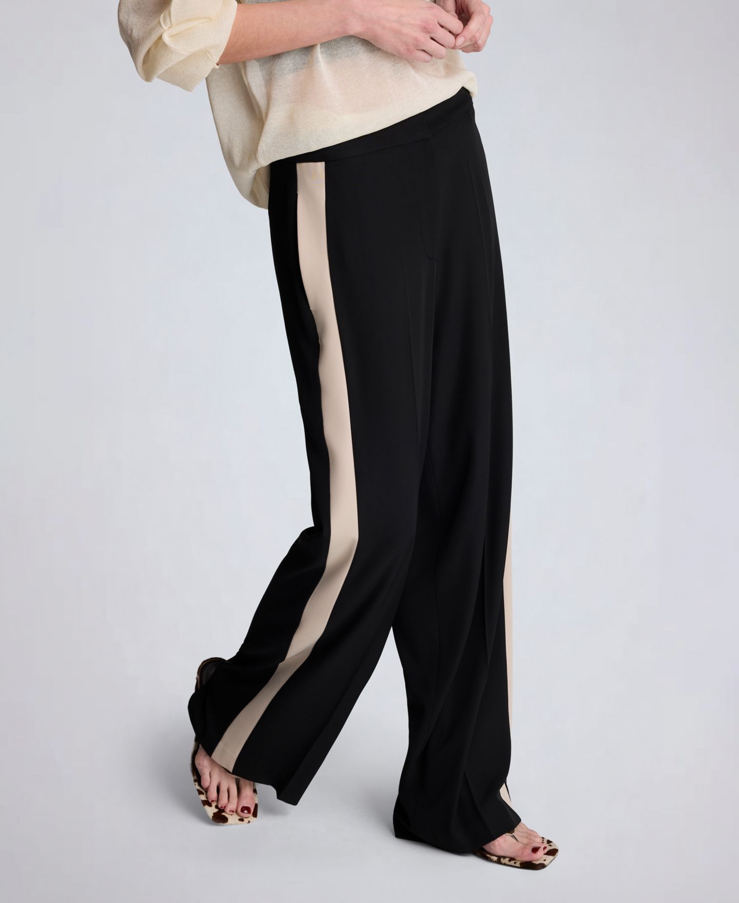 Женские брюки Kenneth Cole High Rise Side Stripe, цвет: Чёрный — фото 1