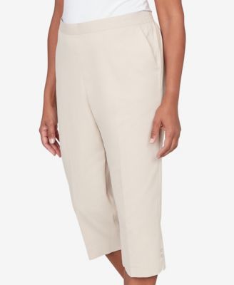 Petite Classic Solid Twill Button Hem Capri Pants