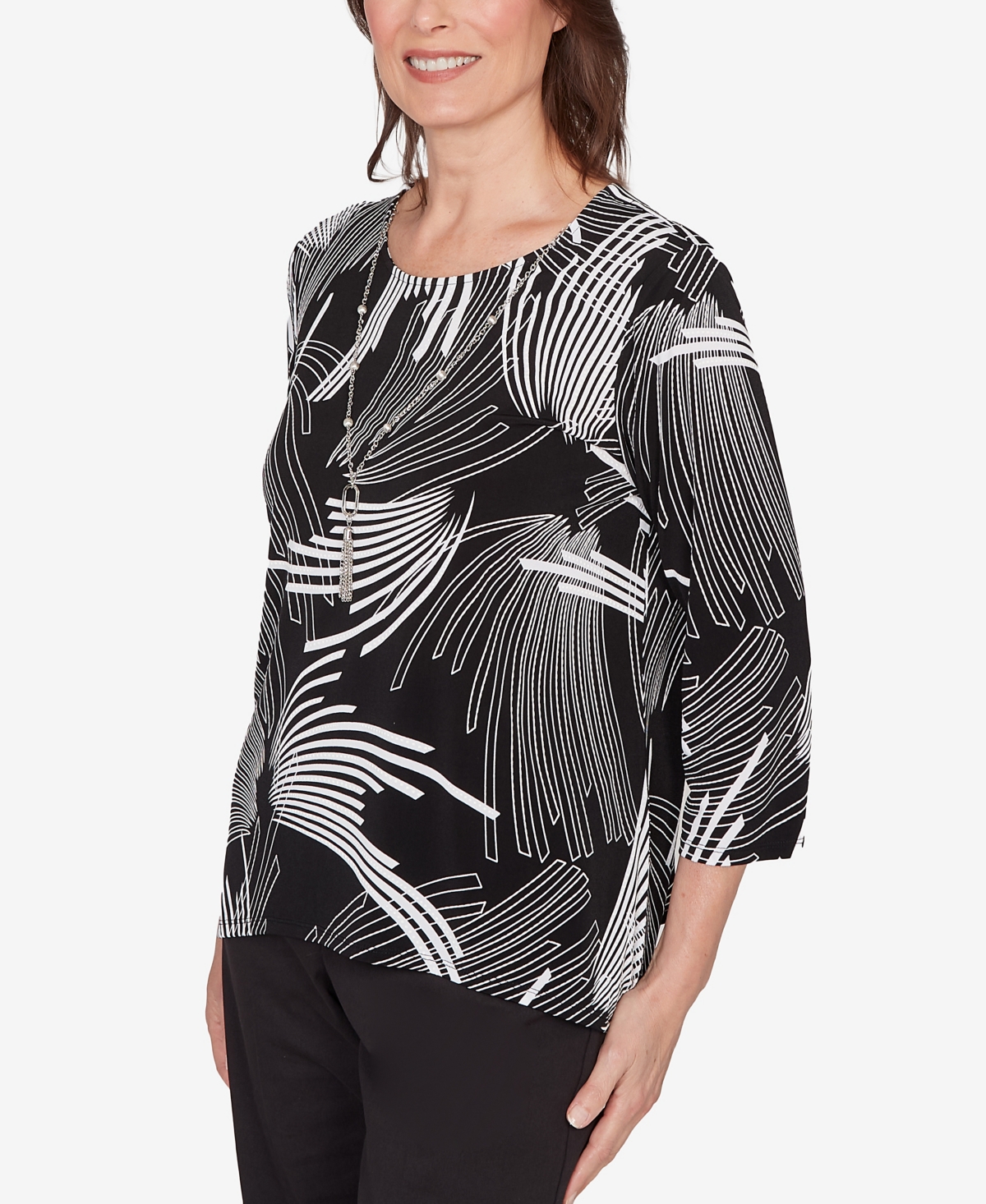 Alfred Dunner Petite Classic Geometric Sharkbite Hem Top with Necklace