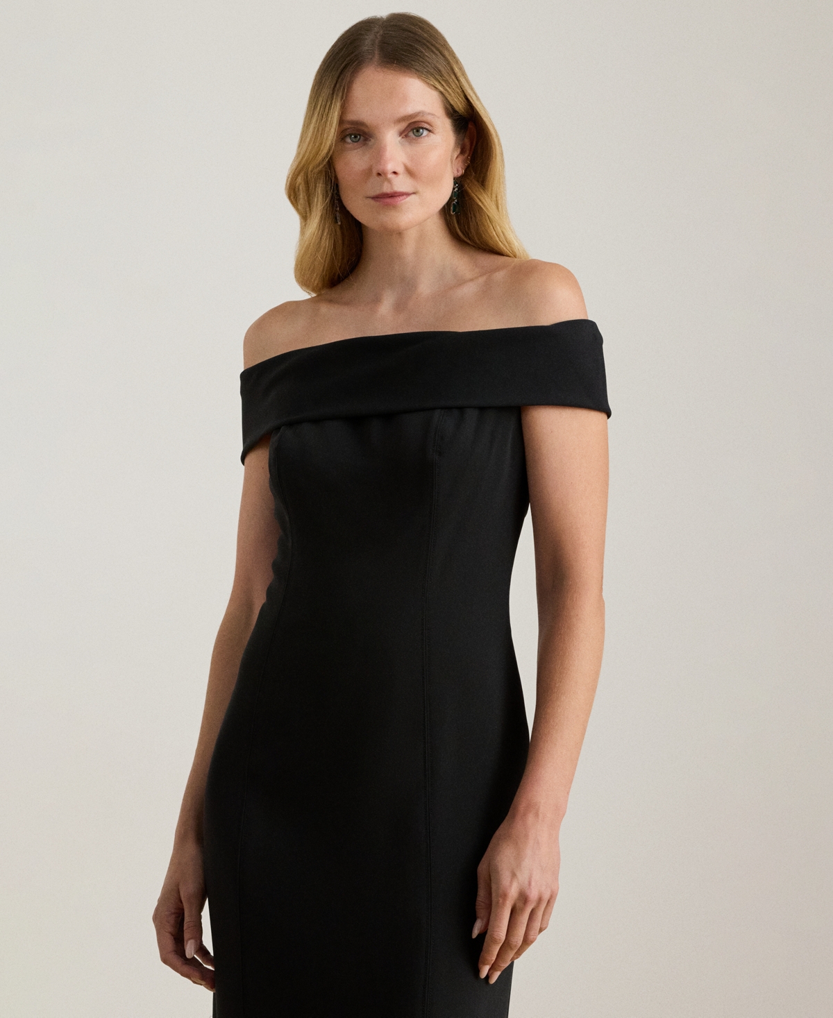 Lauren Ralph LaurenCrepe Off-the-Shoulder Gown