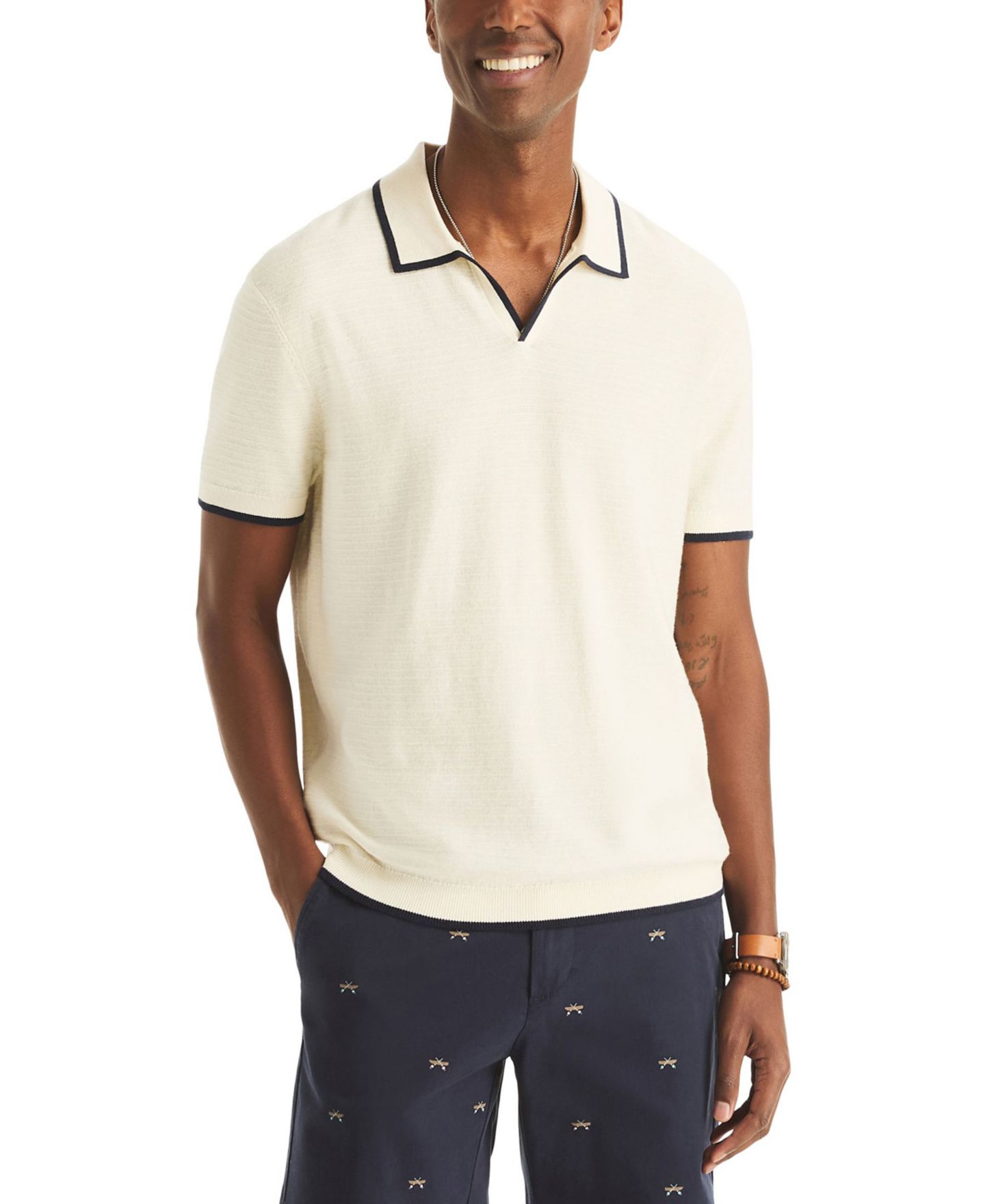 Мужское поло Nautica Textured Short-Sleeve Polo Shirt, цвет: Миндальный — фото 1