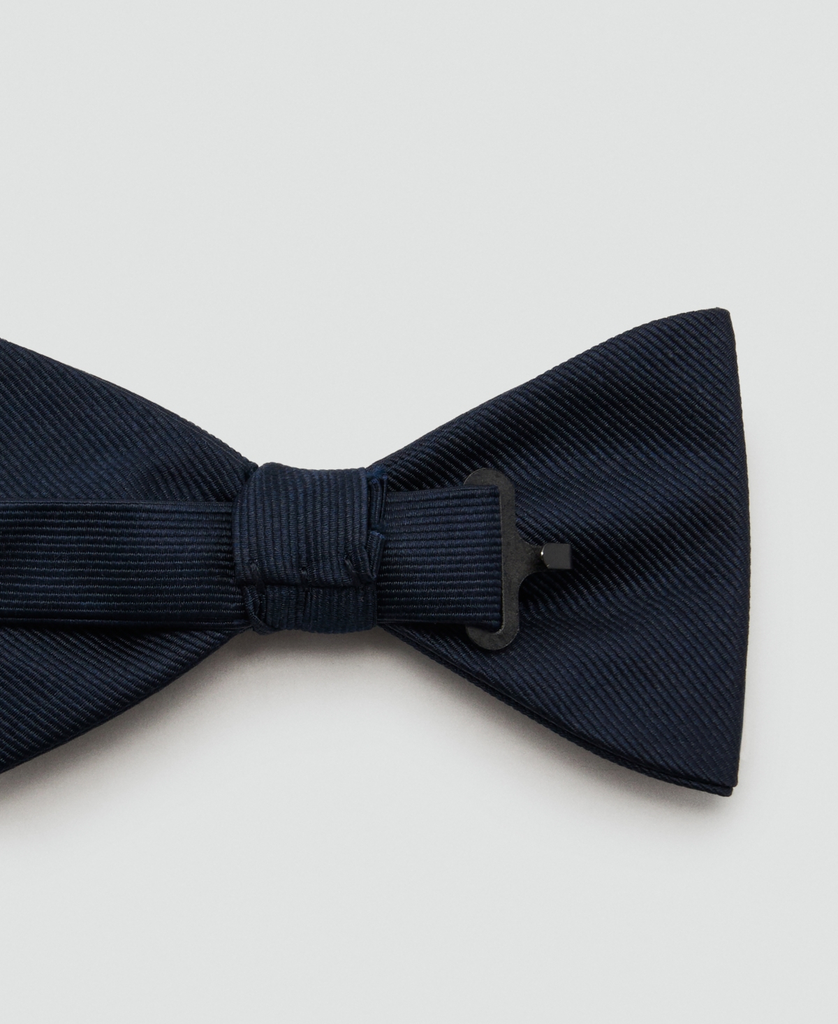 Mango Men's Microstructure Classic Bow Tie