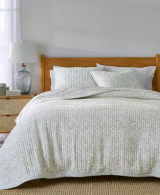 Leaf Silhouette Pistachio Quilt Set