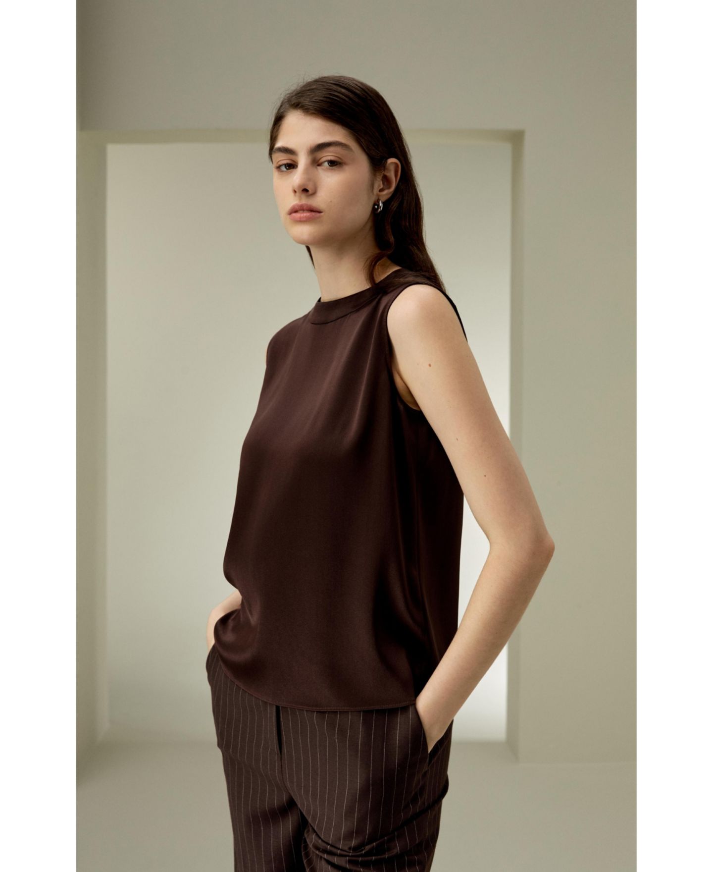 Женский топ LILYSILK Sleeveless Round Neck Silk, цвет: Тёмный коричневый — фото 2