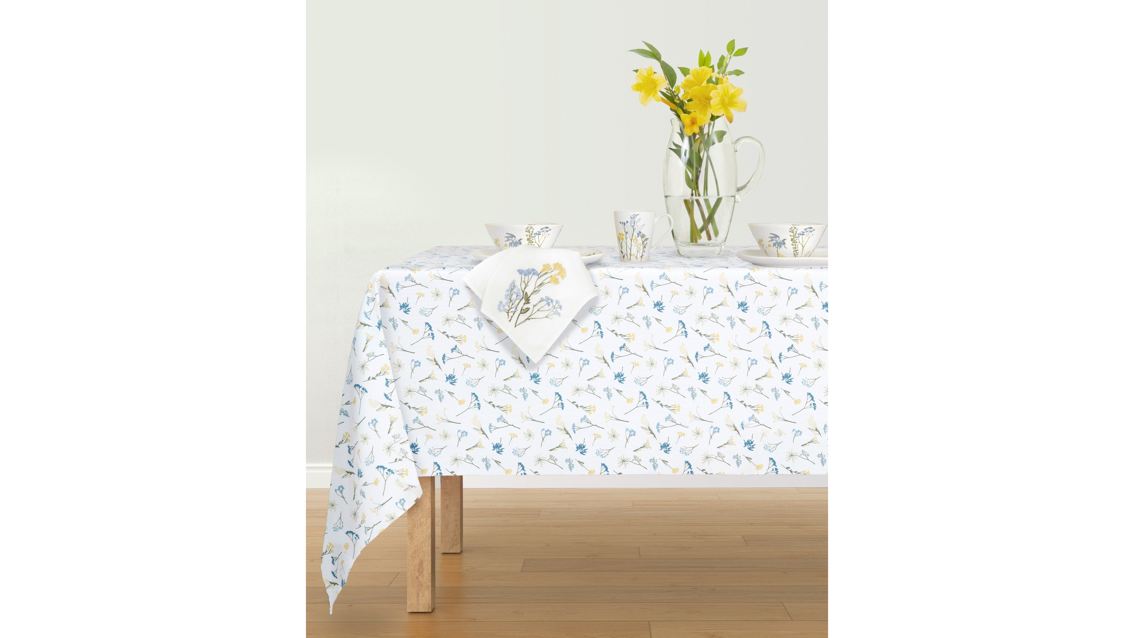 Lenox Lenox Wildflowers All-Over Tablecloth, 60" x 102"