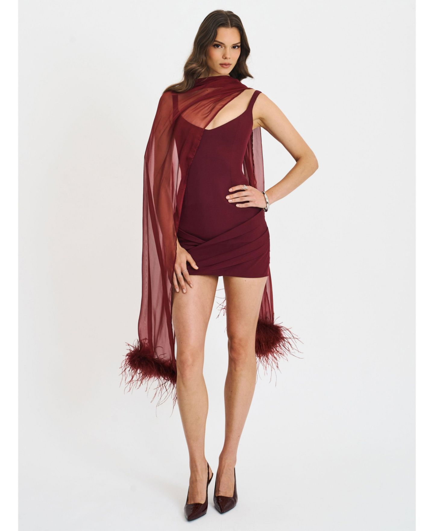 Женское платье Miss Circle Tori Wine Red Pleated Mini with Chiffon Scarf, цвет: Винный красный — фото 1