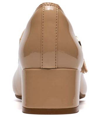 Women's Iridessa Rae Round Toe Dress Pumps