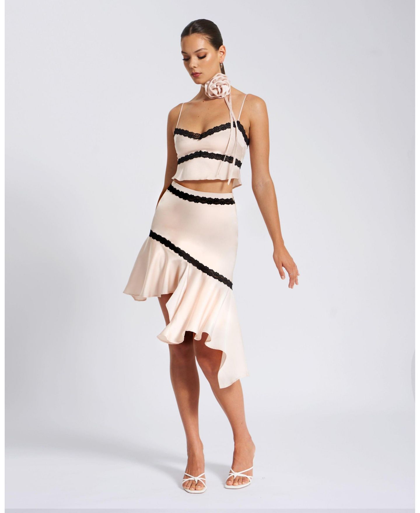 Женская юбка Miss Circle Yahvi Beige Lace Trim Satin, цвет: Бежевый — фото 9