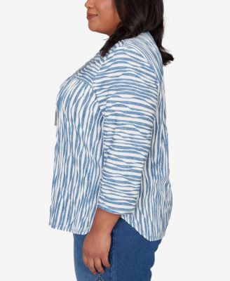Plus Size Austin Novelty Spliced Textured Top with Necklace