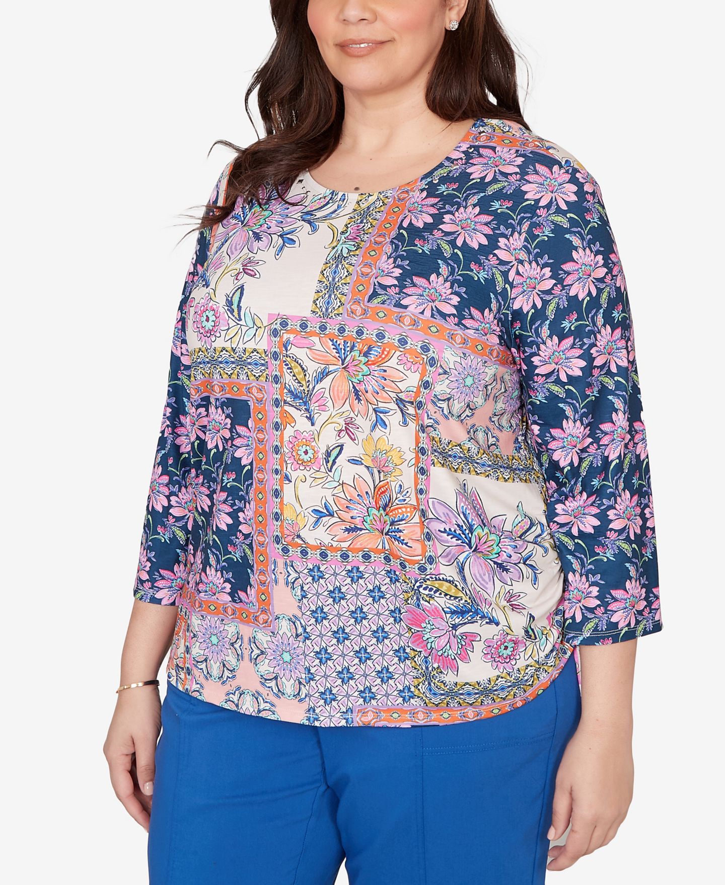 Женский топ Alfred Dunner Plus Size The Royal Treatment Geometric Floral Tie Ruched, цвет: Синий разноцветный — фото 3
