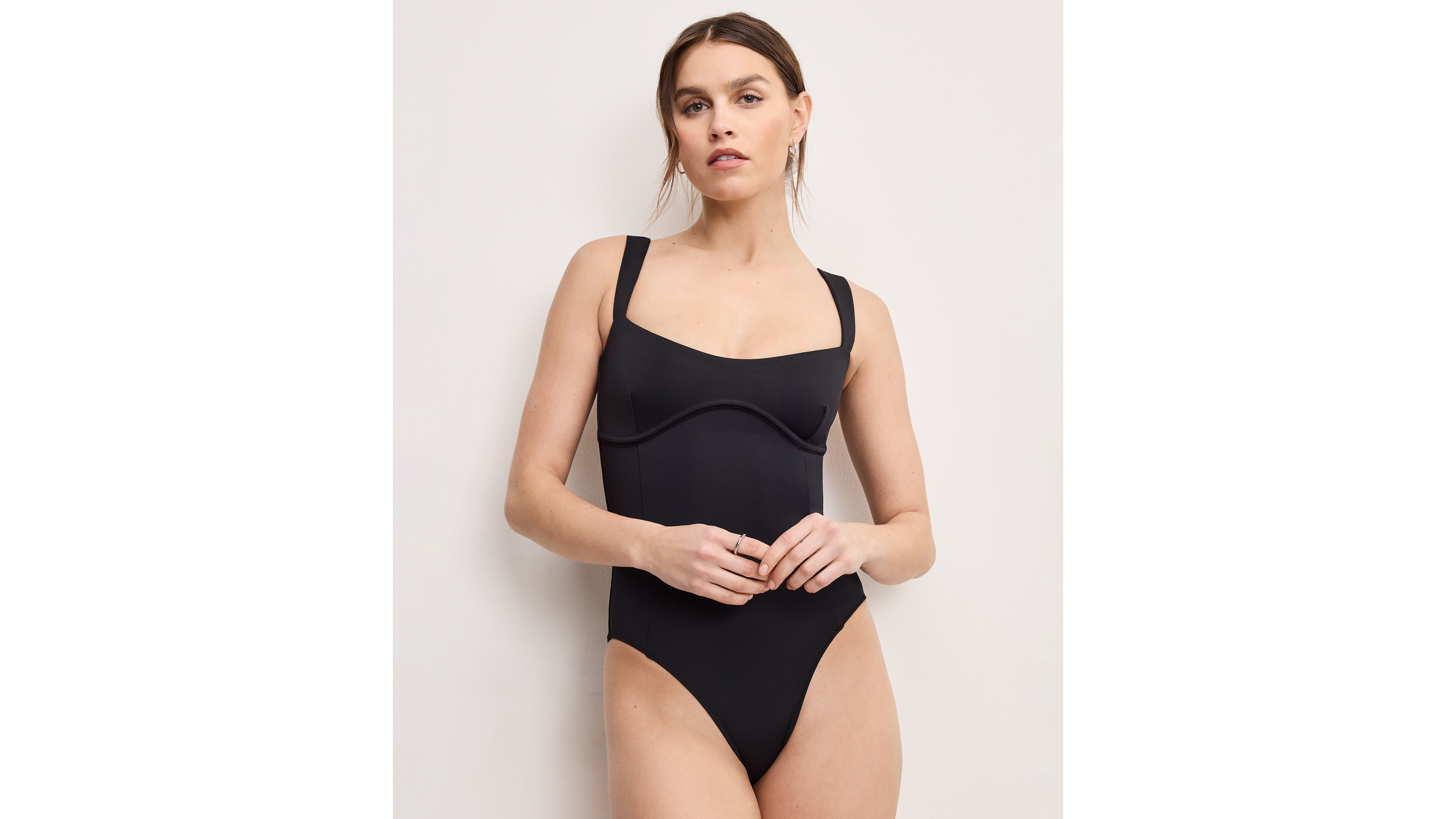 Good American Women's Compression Sweetheart Neck One-Piece Swimsuit