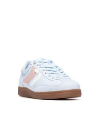 Women's Casual Lace-Up Sneakers