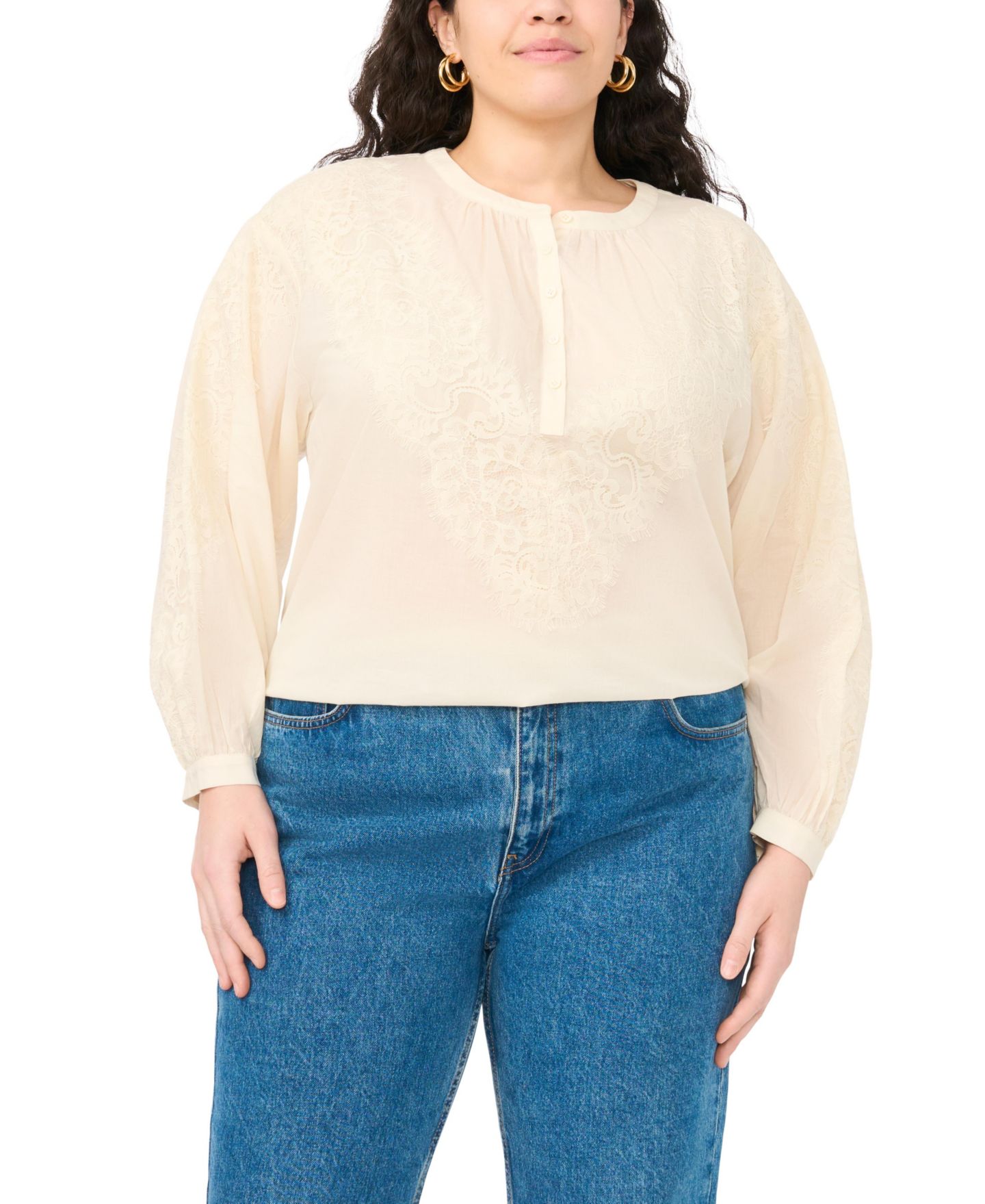 Женская блузка Vince Camuto Plus Size Lace Detail Crewneck Blouse, цвет: Слоновая кость — фото 1