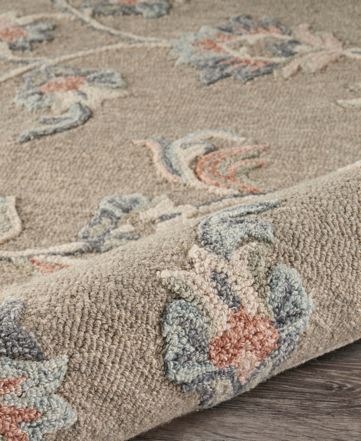 Lr Home Iris Victo- 7' x 9' Area Rug