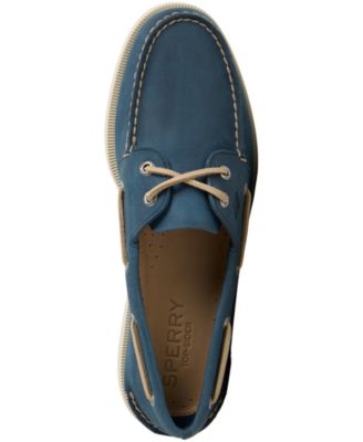 Men's Iconic Silhouette Lace-Up Boat Shoes
