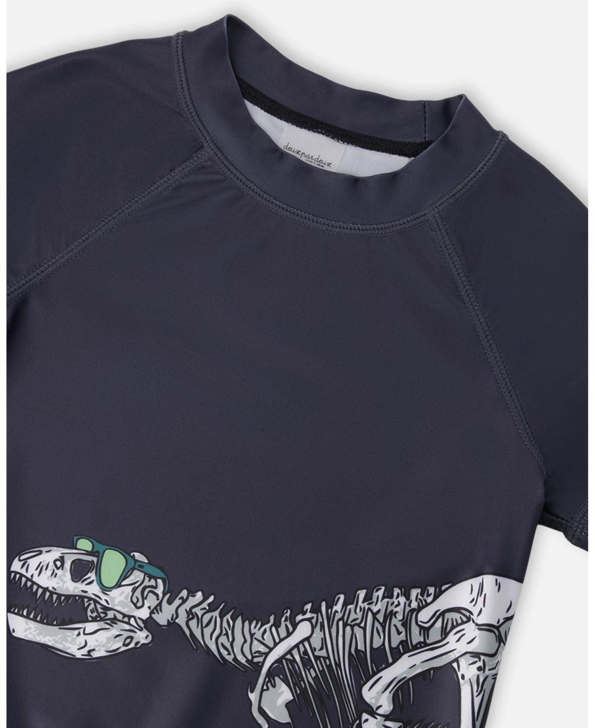 Deux par Boys Short Sleeve Rashguard