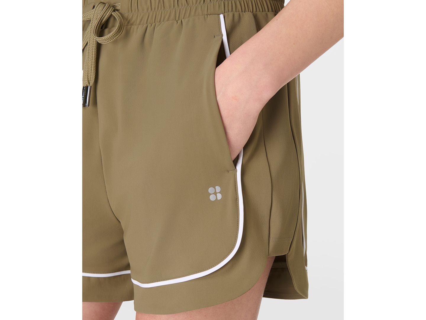 Женские шорты Sweaty Betty Regular-Fit Explorer, цвет: Зелёный — фото 2