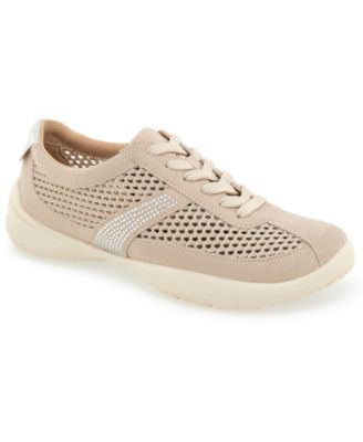 Women's Dion Round Toe Casual Sneakers