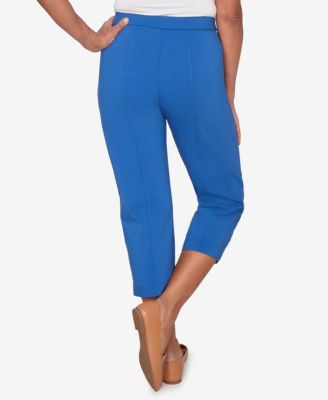 Women's  The Royal Treatment Relaxed Flat Front Patch Pocket Capri