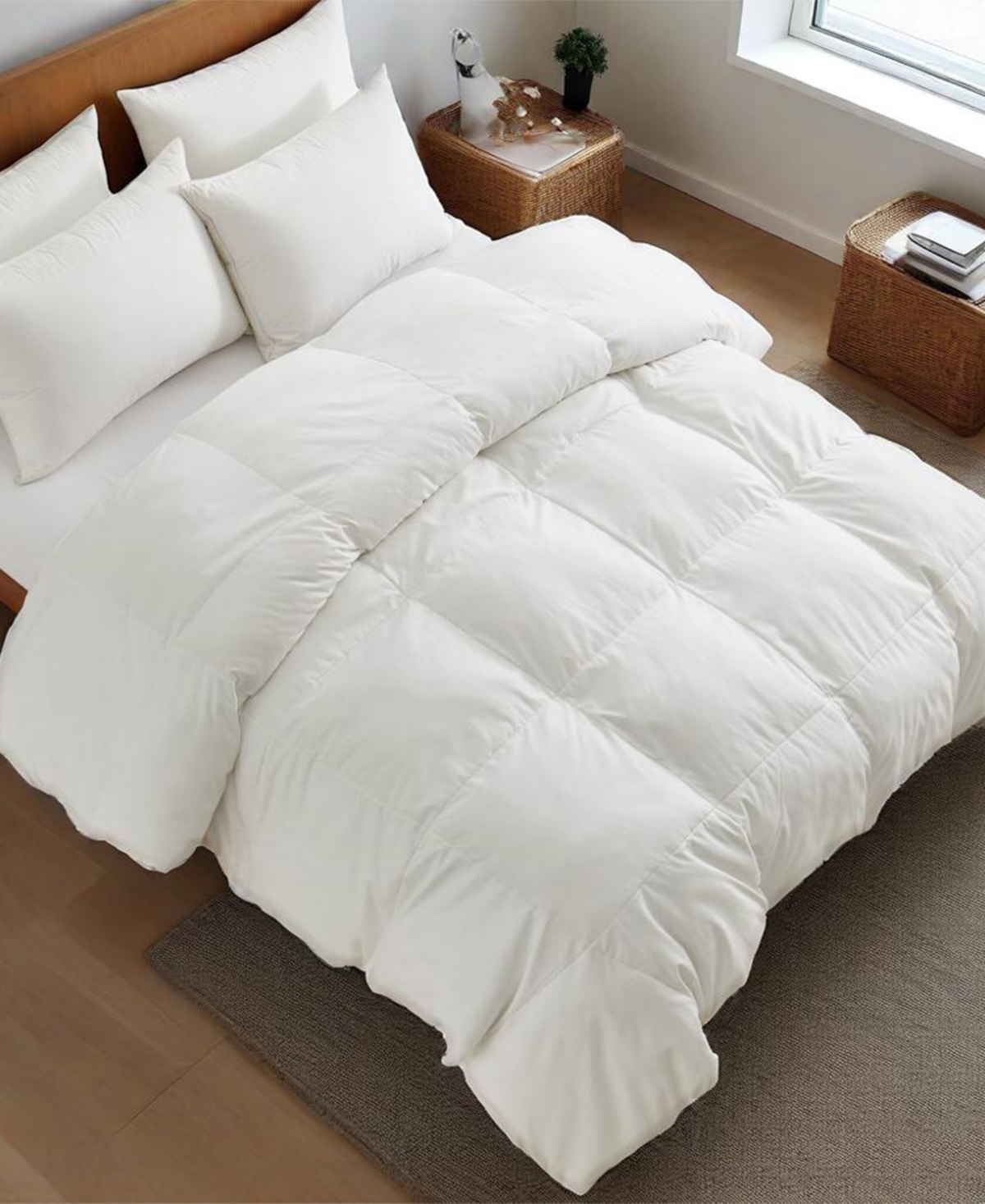 Unikome Ultra Lightweight Goose Down Feather Comforter, Full/Queen