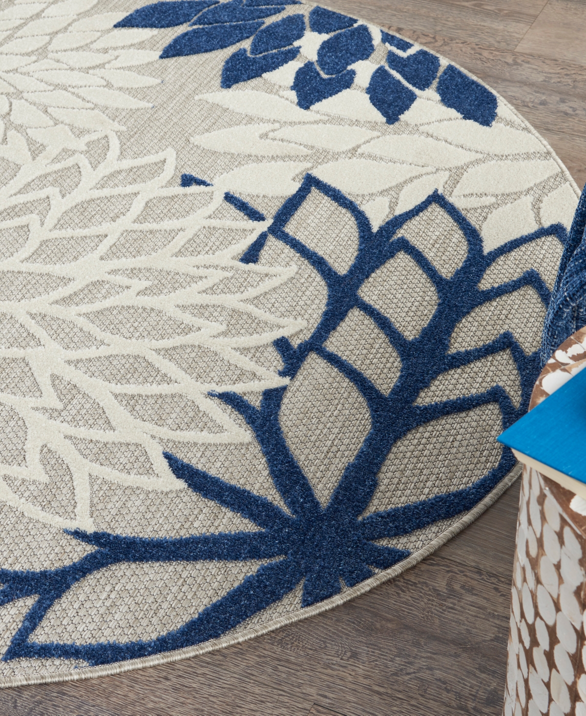 Nourison Home Aloha ALH05 Ivory and Navy 4' Round Rug