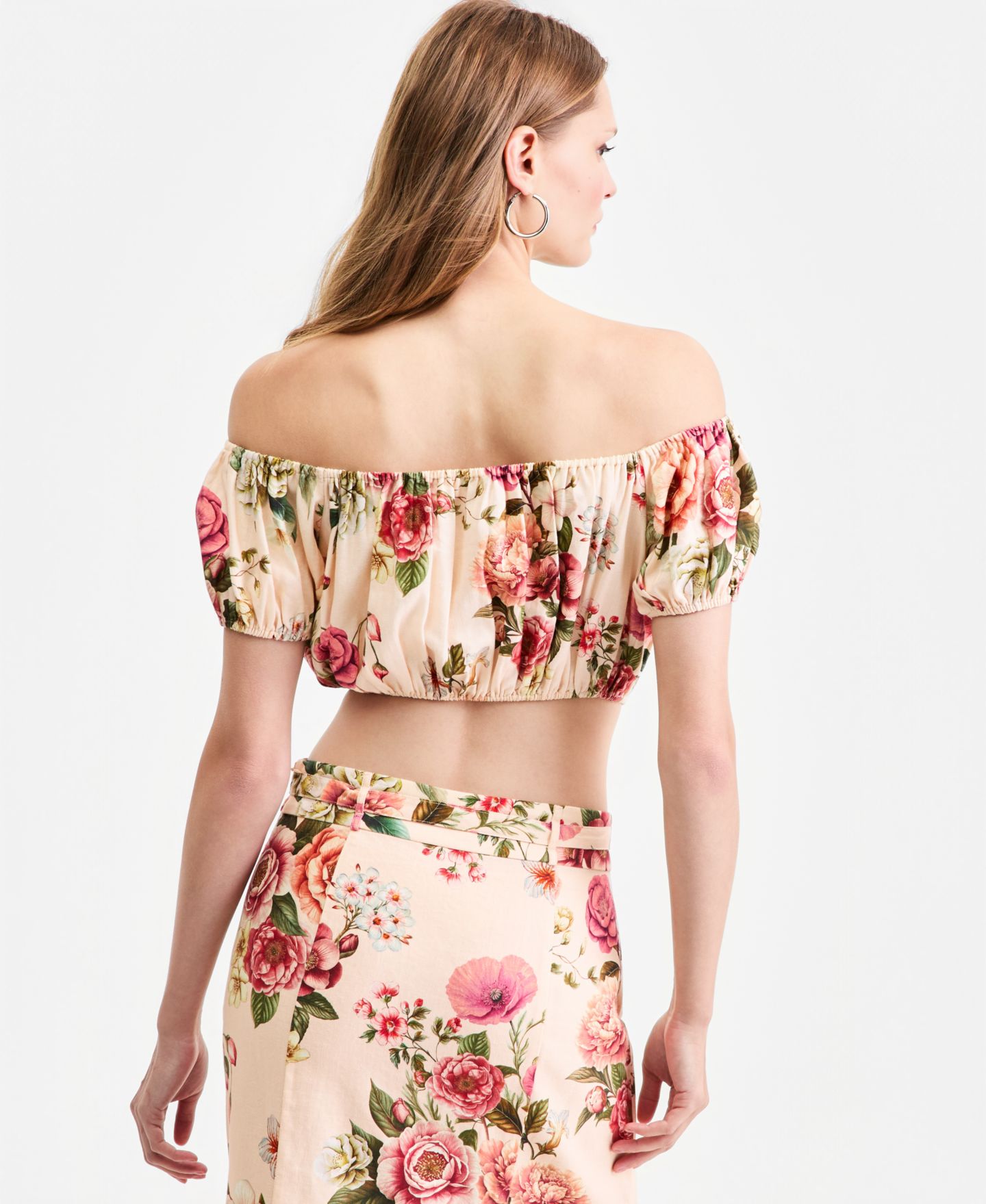 Женский топ GUESS Ryan Off-The-Shoulder Linen-Blend Floral, цвет: Пионовый с принтом — фото 4