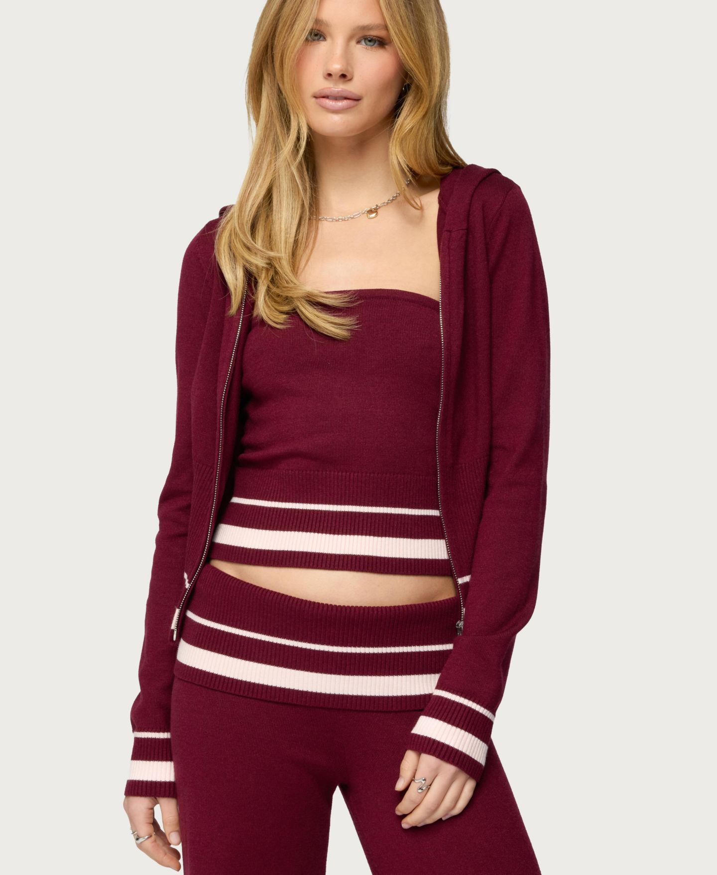 Женское худи Edikted Kaliya Stripey Knit Zip Up, цвет: Бордовый — фото 1