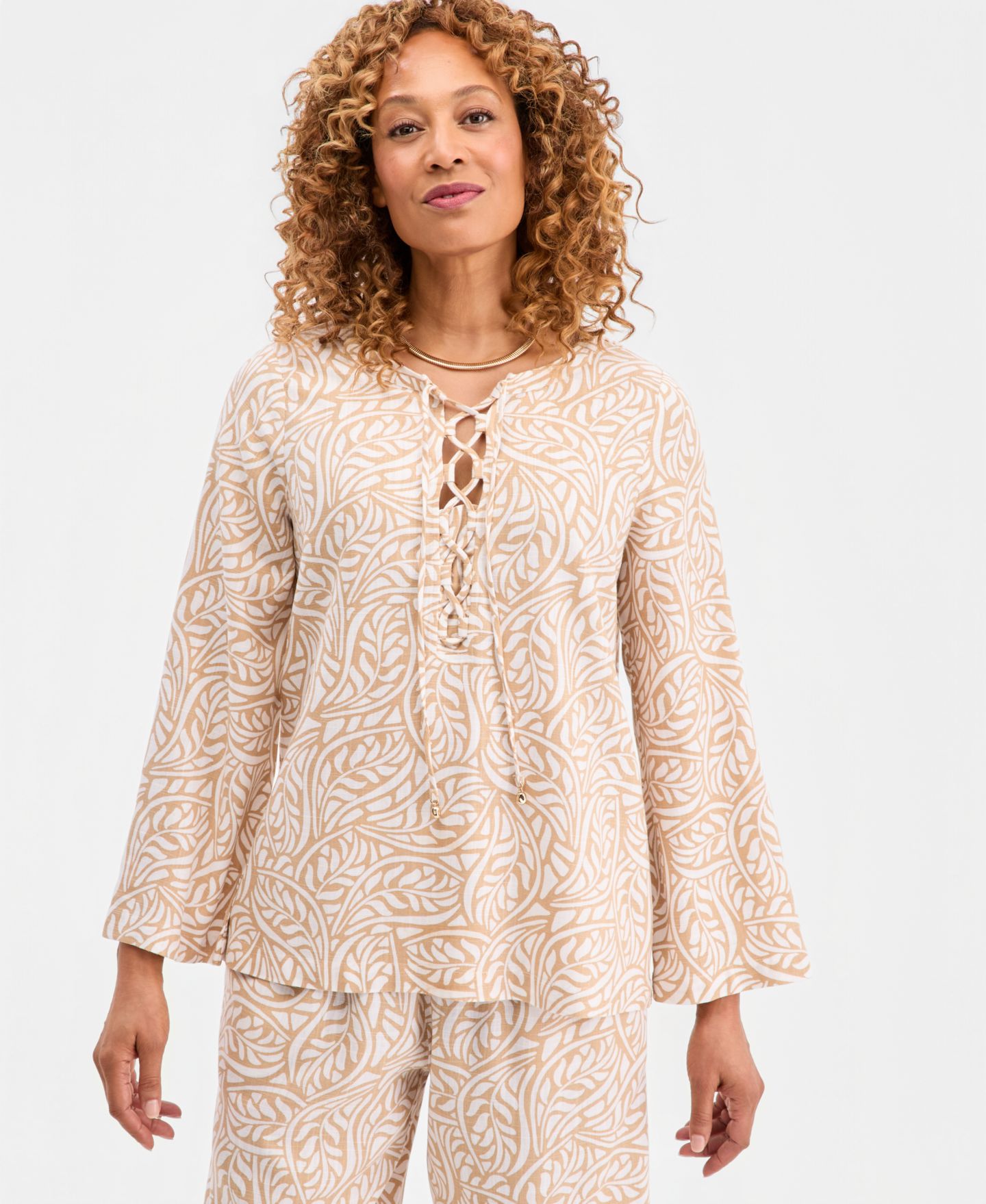 Женский топ JM Collection Printed Lace-Up Linen-Blend Top, цвет: Натуральный верблюжий — фото 1