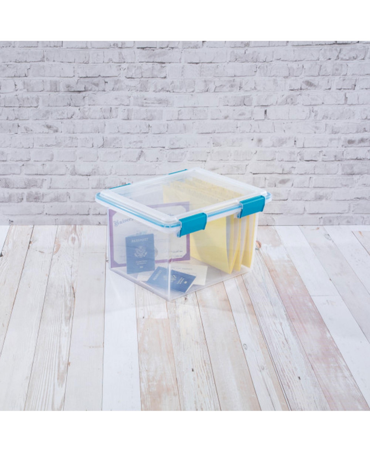 Sterilite Large 32 Qt Home Storage Container Tote with Latching Lids, (4 Pack)